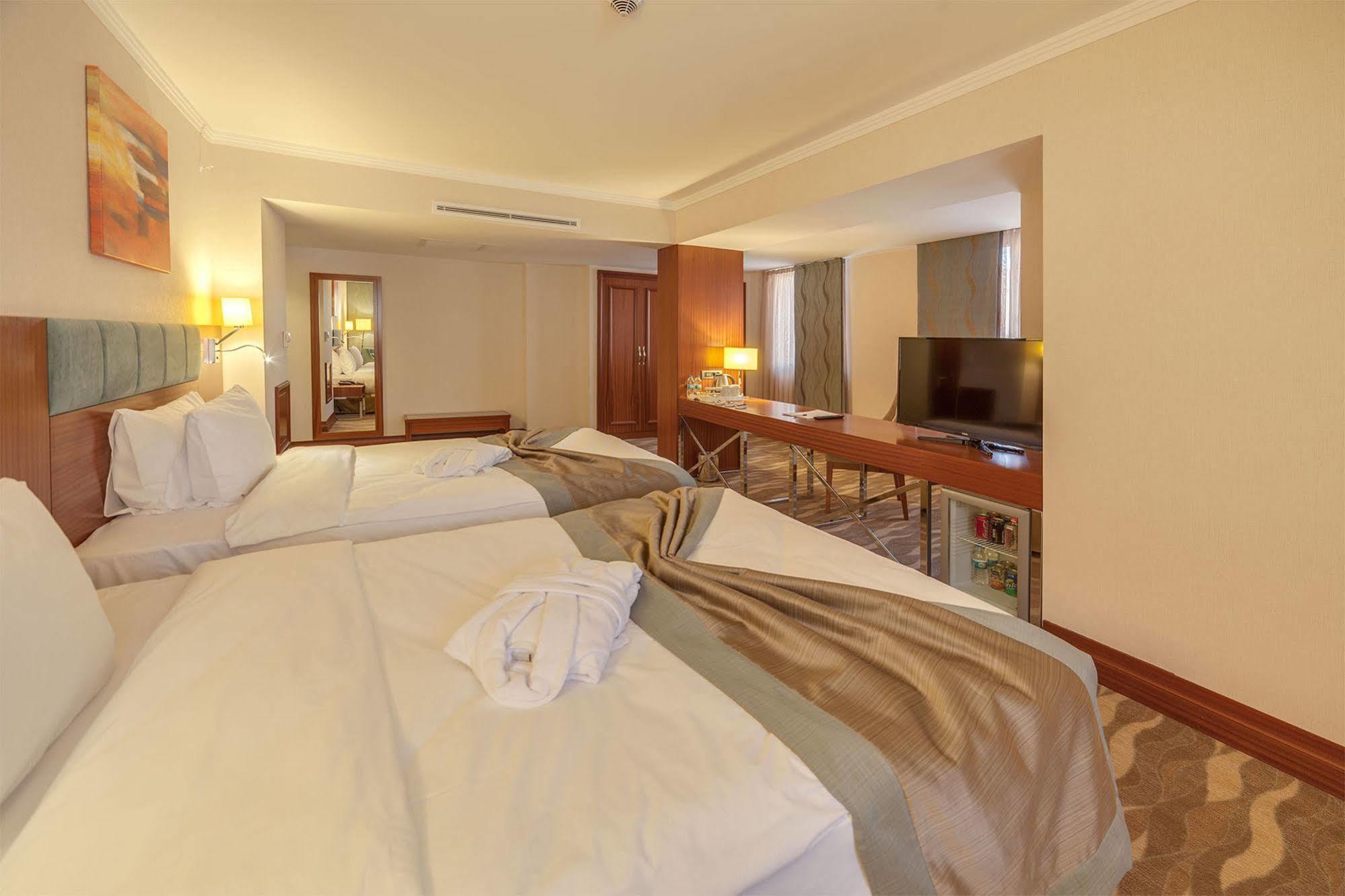 Lamec Hotel Business Гебзе Екстер'єр фото